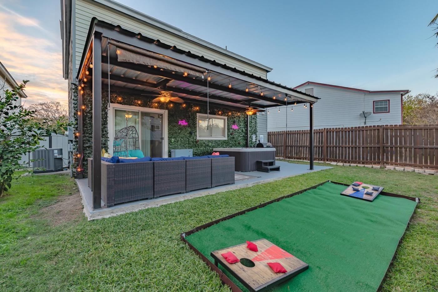 Gameroom, Bbq & Hot-tub By Lackland & Seaworld Сasa de vacaciones *